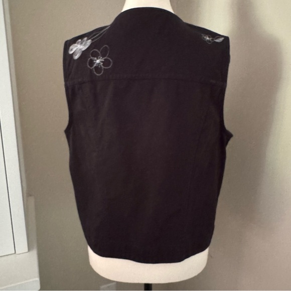 Susan Bristol Black Embroidered Button-Front Vest – Size Medium - Picture 5 of 8